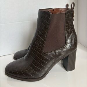Giani Bernini Brigitte Brown Croc Embossed Block Heel Ankle Boots 9.5M